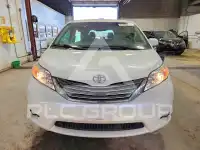 2011 Toyota SIENNA фото