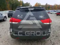 2011 Toyota SIENNA фото