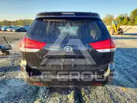 2011 Toyota SIENNA фото