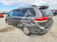 2011 Toyota SIENNA photo