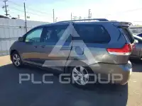 2011 Toyota SIENNA фото