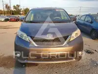 2011 Toyota SIENNA фото