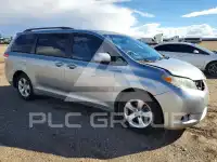 2011 Toyota SIENNA фото