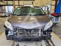2011 Toyota SIENNA фото