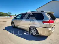 2011 Toyota SIENNA photo