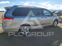 2011 Toyota SIENNA фото