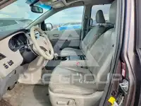 2011 Toyota SIENNA photo