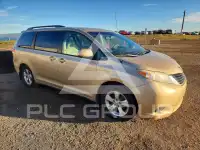 2011 Toyota SIENNA фото