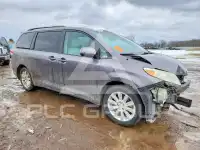 2011 Toyota SIENNA photo