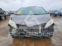 2011 Toyota SIENNA photo