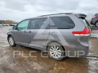 2011 Toyota SIENNA photo