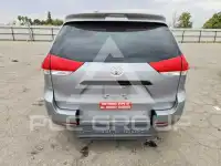 2011 Toyota SIENNA фото