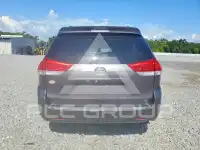 2011 Toyota SIENNA photo
