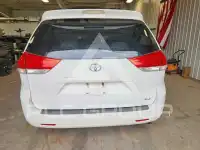 2011 Toyota SIENNA photo