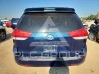 2011 Toyota SIENNA photo