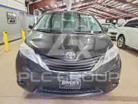 2011 Toyota SIENNA фото