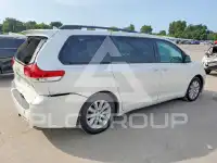 2011 Toyota SIENNA фото