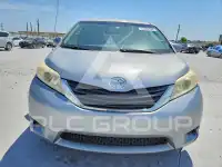 2011 Toyota SIENNA фото