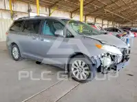 2011 Toyota SIENNA фото