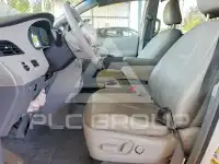 2011 Toyota SIENNA фото