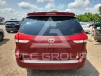 2011 Toyota SIENNA фото