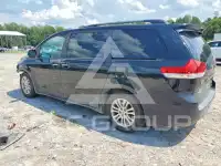 2011 Toyota SIENNA фото