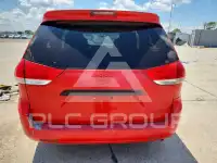 2011 Toyota SIENNA photo