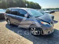 2011 Toyota SIENNA фото