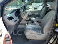 2011 Toyota SIENNA фото