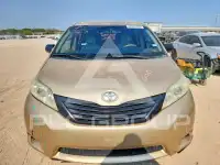 2011 Toyota SIENNA фото
