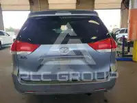 2011 Toyota SIENNA фото