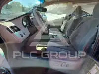 2011 Toyota SIENNA photo