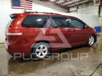 2011 Toyota SIENNA photo