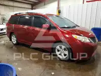 2011 Toyota SIENNA photo