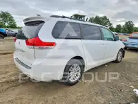 2011 Toyota SIENNA фото