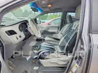 2011 Toyota SIENNA фото