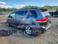 2011 Toyota SIENNA photo
