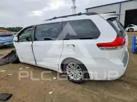 2011 Toyota SIENNA фото