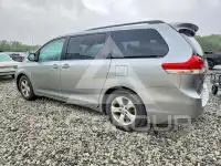 2011 Toyota SIENNA photo