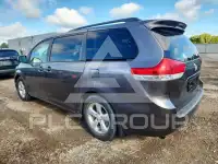 2011 Toyota SIENNA photo