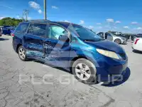 2011 Toyota SIENNA photo