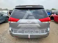 2011 Toyota SIENNA фото