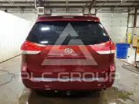 2011 Toyota SIENNA photo