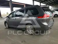 2011 Toyota SIENNA фото