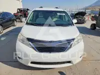 2011 Toyota SIENNA фото