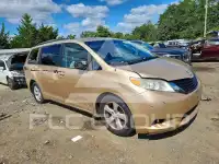 2011 Toyota SIENNA photo