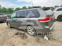 2011 Toyota SIENNA photo