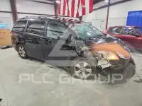 2011 Toyota SIENNA фото
