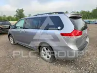 2011 Toyota SIENNA фото