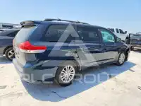 2011 Toyota SIENNA фото
